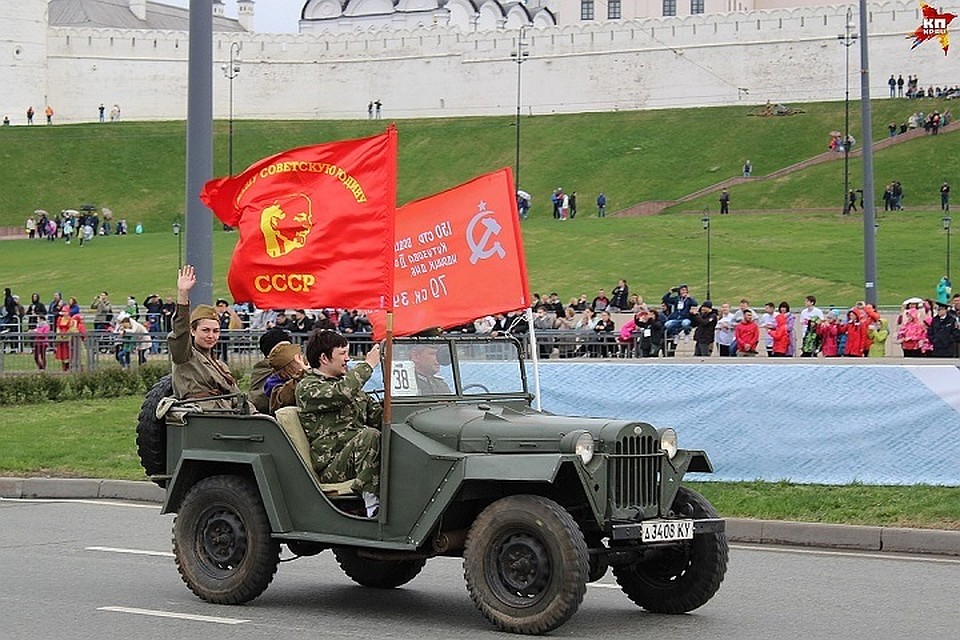 Победа татарстан. Казань 9 мая 2018. Фото день Победы в Казани. С днем Победы Татарстан картинки. Фото 9 мая 2018 Шилово авто пробех.